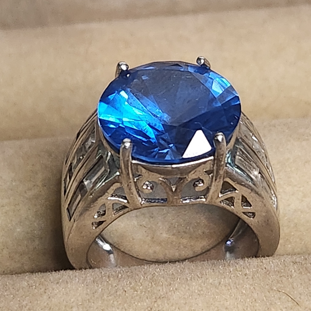 10 Carat Fancy Blue Topaz with White Topaz Accent 925 Sterling Sliver Ring sz 7